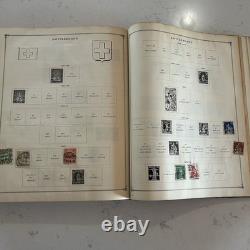 Album de timbres-poste Scott International Junior 1930 avec collection de timbres vintage
