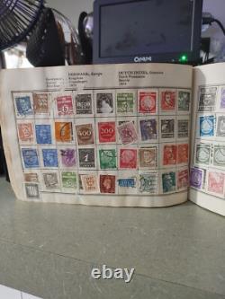 Album de timbres-poste du monde/États-Unis et étrangers, ancien et en bon état