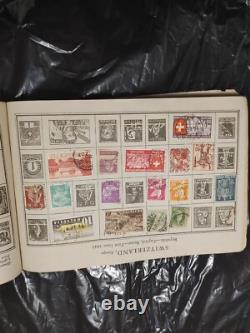 Album de timbres-poste du monde/États-Unis et étrangers, ancien et en bon état