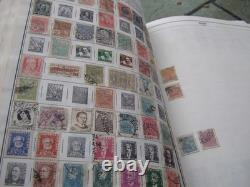 Album mondial de timbres H. E. Harris Senior Statesman 1979 avec des milliers de timbres