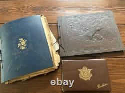 Albums de coupures et photos de James A. Elliott de la Seconde Guerre mondiale - Insignes, pièces de monnaie et collection extensive