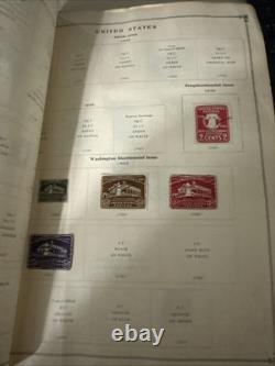 Albums de timbres vintage avec des timbres
