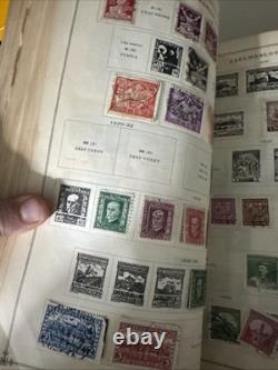 Albums de timbres vintage avec des timbres