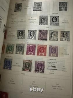 Albums de timbres vintage avec des timbres