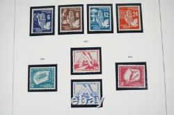 Allemagne RDA 1949-1967 Collection de plus de 950 timbres neufs stockés dans un album Light House