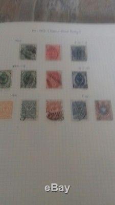 Ancien Album De Timbres Avec La Collection Mondiale 370 Plus Des Stamps Rares Vintage Décochés
