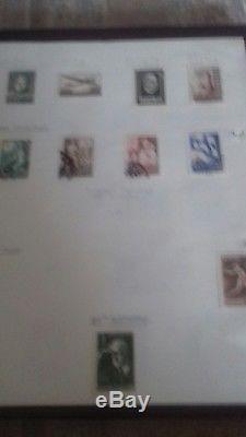 Ancien Album De Timbres Avec La Collection Mondiale 370 Plus Des Stamps Rares Vintage Décochés