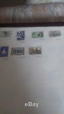 Ancien Album De Timbres Avec La Collection Mondiale 370 Plus Des Stamps Rares Vintage Décochés