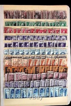 Ancienne Collection De Timbres Des États-unis 10 000+ Utilisée Dans L'album De Livre De Stock De Ruban Bleu Surperlué