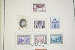 Autriche années 1900 / 1970s collection de 650 timbres neufs conservés dans un album Scott