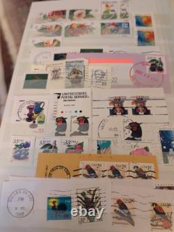Belle collection de timbres des États-Unis et du monde entier dans un album parfait. À voir / regarder