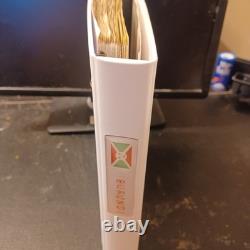 Belle collection du Burundi dans un classeur