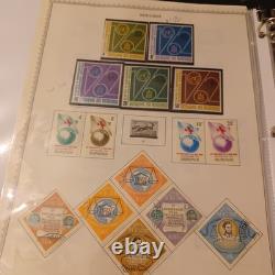 Belle collection du Burundi dans un classeur