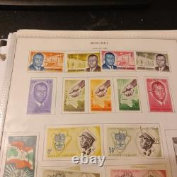 Belle collection du Burundi dans un classeur