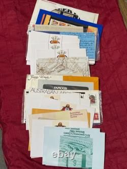 CDE1 Collection/accumulation mondiale et australienne sur une épaisse pile de feuilles d'album a