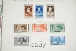 CITÉ DU VATICAN 1929-ANNÉES 1980 COLLECTION DE PRÈS DE 800 TIMBRES, PRINCIPALEMENT NEUFS, DANS UN ALBUM