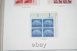 COLLECTION DE 425 BLOCS DE PLANCHES MINT D'ÉTATS-UNIS 1938-1970 DANS UN ALBUM HARRIS V. F. 240 $