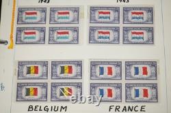 COLLECTION DE TIMBRES AMÉRICAINS DES ANNÉES 1940-1960 DE PLUS DE 325 BLOCS NEUFS DANS UN ALBUM