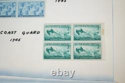 COLLECTION DE TIMBRES AMÉRICAINS DES ANNÉES 1940-1960 DE PLUS DE 325 BLOCS NEUFS DANS UN ALBUM