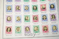 COLLECTION DE TIMBRES ET ENVELOPPES DES ÉTATS-UNIS 1870-1970, PLUS DE 1 300 TIMBRES ET PLUS DE 35 ENVELOPPES STOCKÉS DANS UN ALBUM HARRIS