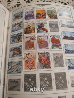 COLLECTION DE TIMBRES MONDIALE MAGNIFIQUE ET PRETEUSE Dans Deux Albums Parfaits Harris