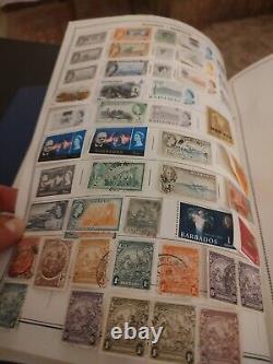 COLLECTION DE TIMBRES MONDIALE MASSIVE DANS L'ALBUM DELUXE HE HARRIS STATESMAN DES ANNÉES 1800 ET SUIVANTES