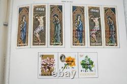 COLLECTION DE TIMBRES NEUFS DES ÎLES COOK 1920-1980, PLUS DE 500 TIMBRES CONSERVÉS DANS UN ALBUM HARRIS