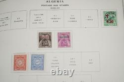 COLLECTION DES ÉTATS-UNIS ET DU MONDE DES ANNÉES 1940 DE PLUS DE 1 200 TIMBRES NEUFS ET USAGÉS DANS UN ALBUM SCOTT