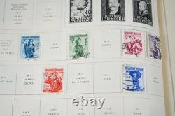 COLLECTION DES ÉTATS-UNIS ET DU MONDE DES ANNÉES 1940 DE PLUS DE 1 200 TIMBRES NEUFS ET USAGÉS DANS UN ALBUM SCOTT