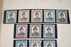 COLLECTION MONDIALE B-C 1880s-1970s DE PLUS DE 1 250 TIMBRES NEUFS ET USAGÉS DANS UN ALBUM SCOTT