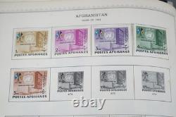 COLLECTION MONDIALE DES ANNÉES 1930-1960 DE PLUS DE 4 500 TIMBRES NEUFS ET OBLITÉRÉS DANS UN ALBUM MINKUS