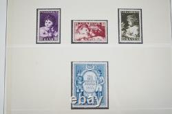 COLLECTION SAAR 1920-1950 DE PLUS DE 125 TIMBRES NEUFS ET USAGÉS DANS UN ALBUM LINDNER
