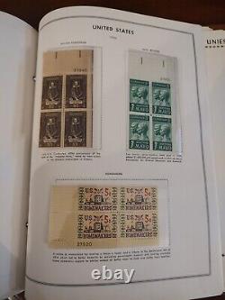 Collection COLOSSALE de blocs de timbres des États-Unis dans l'album Harris de 1966. Vue.
