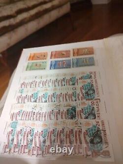 Collection De Timbres De Colonies Britanniques Dans Le Monde Entier. Les Années 1950 Fwd. Élégante Et Précieuse