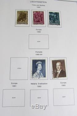 Collection De Timbres Du Liechtenstein Dans L'album