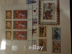 Collection De Timbres En Album