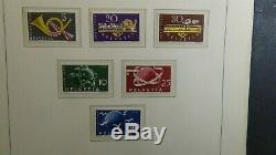 Collection De Timbres Suisse Dans L'album De Phare Avec 550 Stamps'45 -75