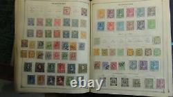 Collection De Timbres Ww In Scott Int'l Album Copyright 1935 With Est. 11 000 Timbres