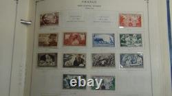 Collection France Stampsweis dans un album Scott International, est. 2870 timbres jusqu’en 2000