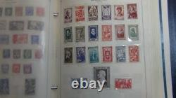 Collection France Stampsweis dans un album Scott International, est. 2870 timbres jusqu’en 2000