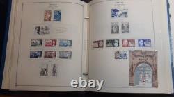 Collection France Stampsweis dans un album Scott International, est. 2870 timbres jusqu’en 2000