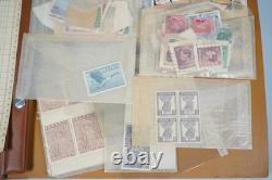 Collection américaine des années 1920-1960 de plus de 425 blocs et timbres isolés, principalement neufs, dans un album Harris