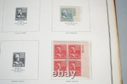 Collection américaine des années 1920-1960 de plus de 425 blocs et timbres isolés, principalement neufs, dans un album Harris