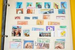Collection d'Albanie de 825+ timbres neufs et utilisés dans un album sur des pages de stock