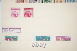 Collection d'Albanie de 825+ timbres neufs et utilisés dans un album sur des pages de stock