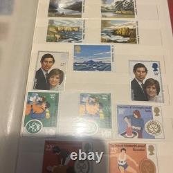 Collection d'Albums de Timbres du Monde Vintage avec Plus de 2000 Timbres 6 Albums Années 70