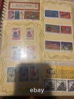 Collection d'Albums de Timbres du Monde Vintage avec Plus de 2000 Timbres 6 Albums Années 70