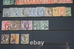 Collection d'Australie de plus de 2 250 timbres neufs et utilisés stockés dans un album sur des pages de stock