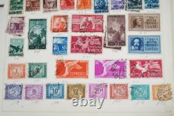 Collection d'Europe de plus de 3900 timbres neufs et usagés rangés dans un album sur des pages