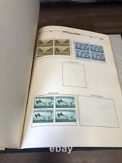 Collection d'albums de timbres du monde entier vintages
